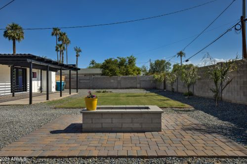 6220 7th Ave, Phoenix AZ 85007-4102 exterior