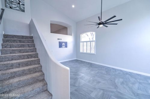 1711 Flint Ridge Dr, Tucson, AZ 85715-4567