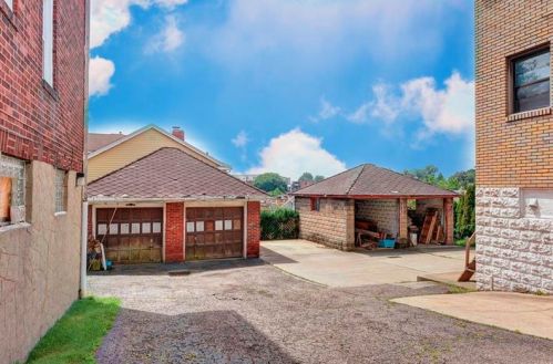 2816 Churchview Ave, Pittsburgh PA  15227-4143 exterior