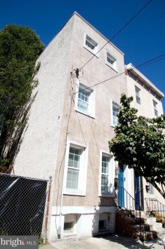 726 24 St, Philadelphia PA 19146-2540 exterior