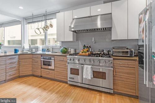 835 Lawrence St, Philadelphia PA  19123-2109 exterior