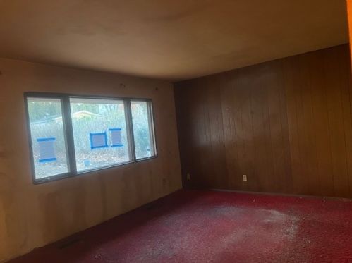 430 Shady Ln, New Castle PA  16105-1572 exterior