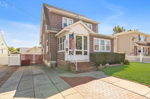 7 Oceanview Rd, East Rockaway, NY 11518-1020
