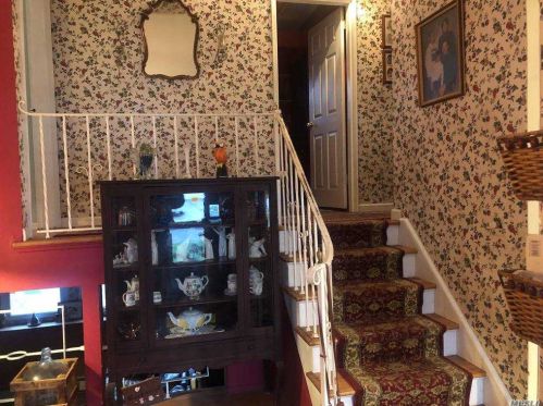 1571 Baldwin Blvd, Bayshore, NY 11706-2433