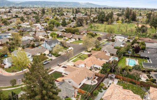 4269 Mckinnon Dr, San Jose, CA 95130-1126