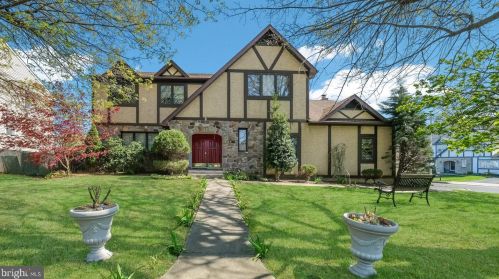 1 Perennial Dr, Fairless Hills, PA 19030-4019