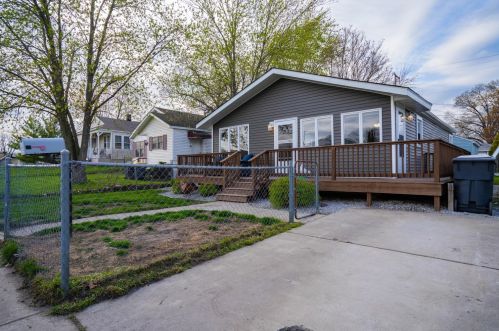 10 Huber Blvd, Hobart, IN 46342-1011