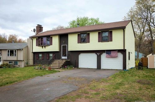 159 Brookfield St, Wapping, CT 06074-1201