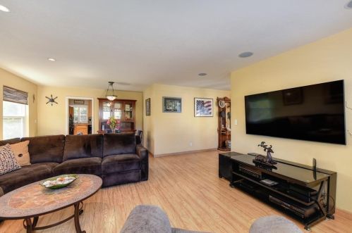 102 Seafarer Ct, Folsom CA  95630-2332 exterior