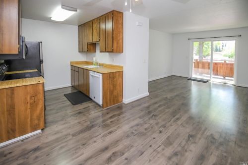502 Arcadia Dr, Vacaville CA  95687-3355 exterior