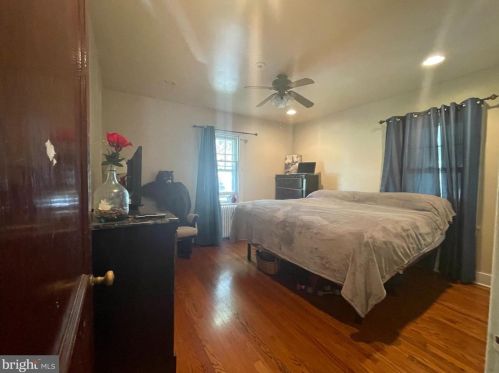 622 Baltimore Ave, Mount Holly Springs, PA 17065-1901
