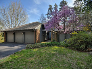 215 Sondley Dr, Asheville, NC 28805-1154