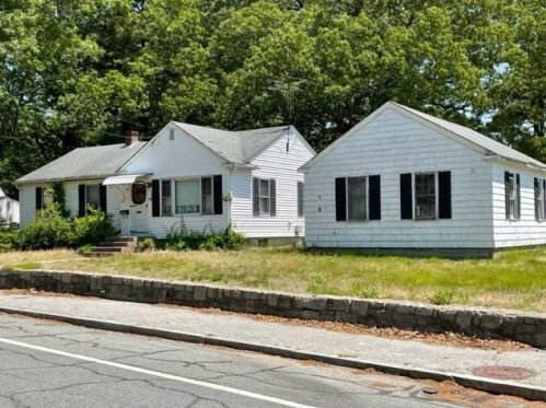 218 Fairview Ave, Coventry RI  02816-7508 exterior