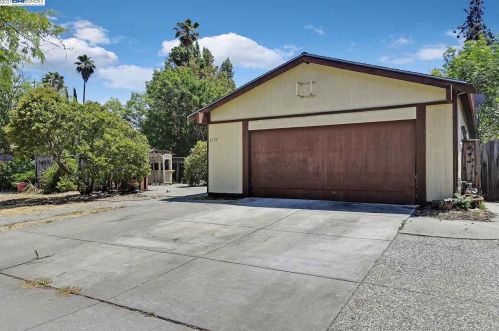 6779 Endmoor Dr, San Jose, CA 95119-1714