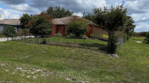 3731 14th St, Lehigh Acres, FL 33972-2604