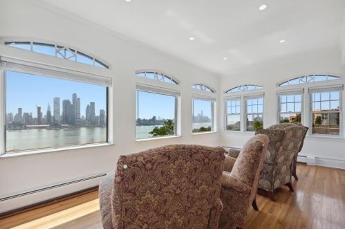 47 Kingswood Rd, Union City NJ  07086-6908 exterior