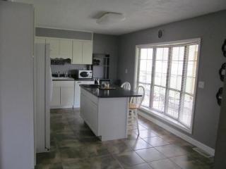 100 Woodbury Dr, Johnson City, TN 37615-3345