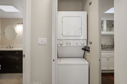 1231 Golden Rain Rd, Seal Beach CA  90740-6909 exterior