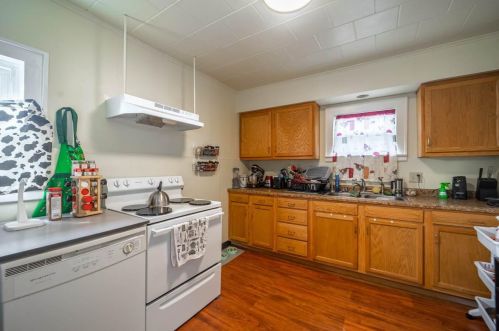 715 Jefferson St, Oshkosh, WI 54901-4557