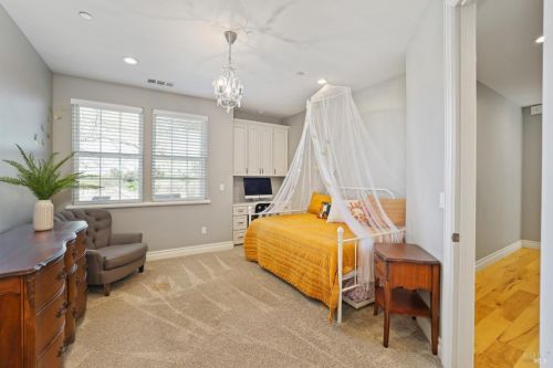 2054 Zinfandel Ct, Vacaville CA  95688-2829 exterior