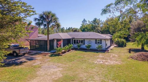 3570 20th Ave, Naples, FL 34117-9197