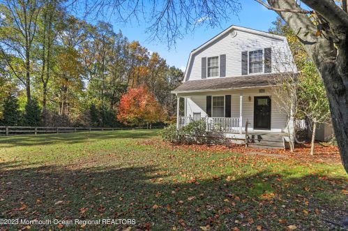 162 Chapel Hill Rd, Tinton Falls, NJ 07701-6004