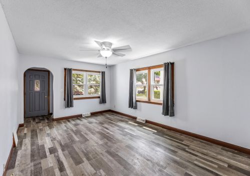 2614 East Ave, La Crosse, WI 54601-6713