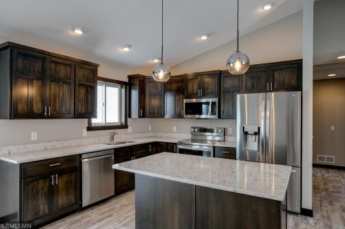 529 Prairie Rd, New Johannesburg, WI 54017-1280