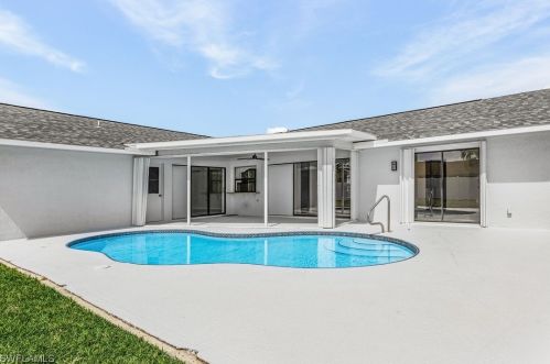 1122 21st St, Cape Coral, FL 33990-4642
