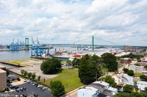 210 Market St, Gloucester NJ  08030-1907 exterior