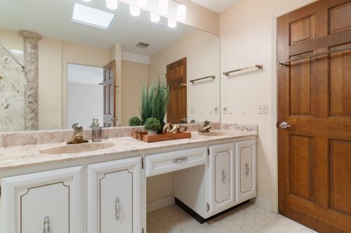 935 Holbrook Cir, Fort Walton Beach FL  32547-6733 exterior