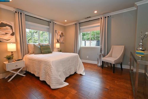 122 El Toyonal, Orinda CA  94563-2133 exterior