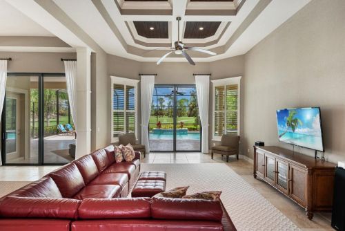 6653 Costa Cir, Naples FL 34113-1703 exterior