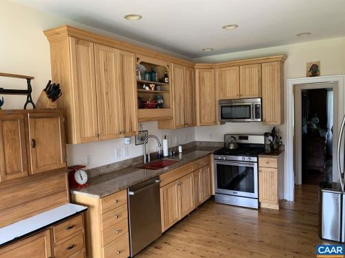 2472 Long Acre Rd, Bybee, VA 22963-5116