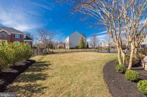 19376 Ml Dm Pl, Leesburg VA 20176-1637 exterior