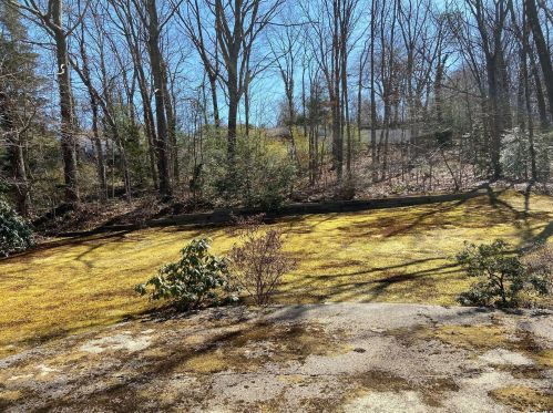 49 Village Hill Dr, Huntington Station NY  11746-5521 exterior