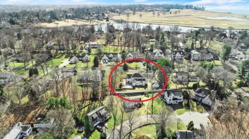 276 Taintor Dr, Southport, CT 06890-1381