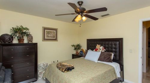 20 Crestwood Cir, Lehigh Acres FL 33936-5900 exterior