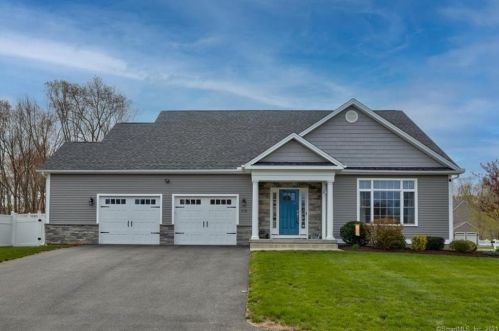 470 Briarwood Dr, Manchester, CT 06040-6965