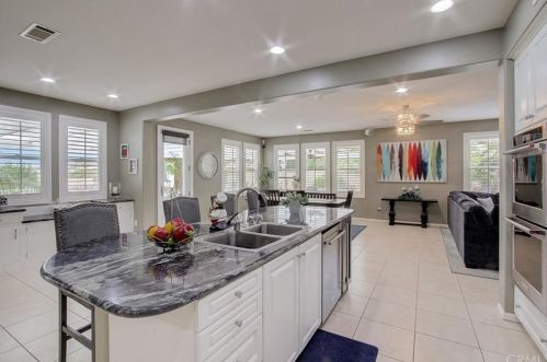 5391 Evening Sky Dr, Simi Valley CA  93063-5744 exterior