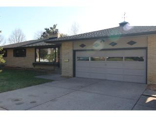 1896 Fernwood St, Saint Paul, MN 55113-6157