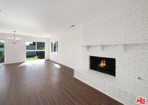 8050 Cherrystone Ave, Van Nuys CA  91402-5415 exterior