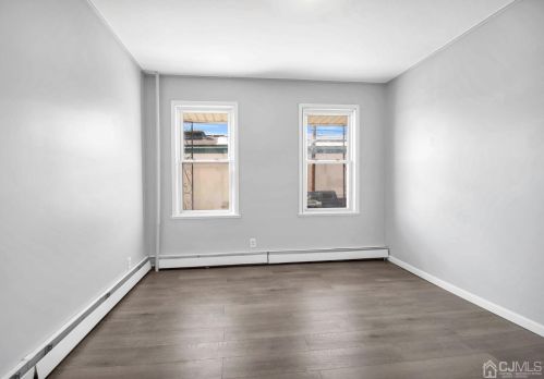 266 Davidson Ave, Perth Amboy NJ  08861-3904 exterior