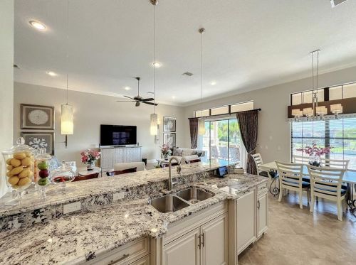 395 Muirfield Loop, Kissimmee FL 34747-6411 exterior