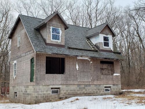 208 Oak Rd, Canadensis, PA 18325