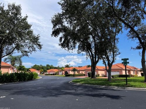 543 Joseph Ct, Naples, FL 34104-9454
