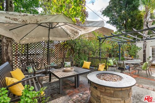 11945 Addison St, North Hollywood CA  91607-3157 exterior