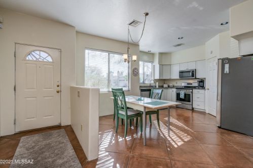 3731 Crest Ranch Dr, Tucson, AZ 85719-1972