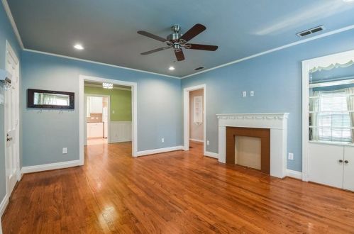 4421 Calmont Ave, Fort Worth TX  76107-4233 exterior