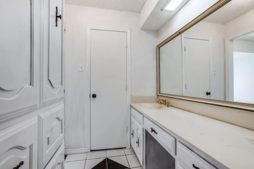 13022 Fall Manor Dr, Dallas TX  75243-2426 exterior